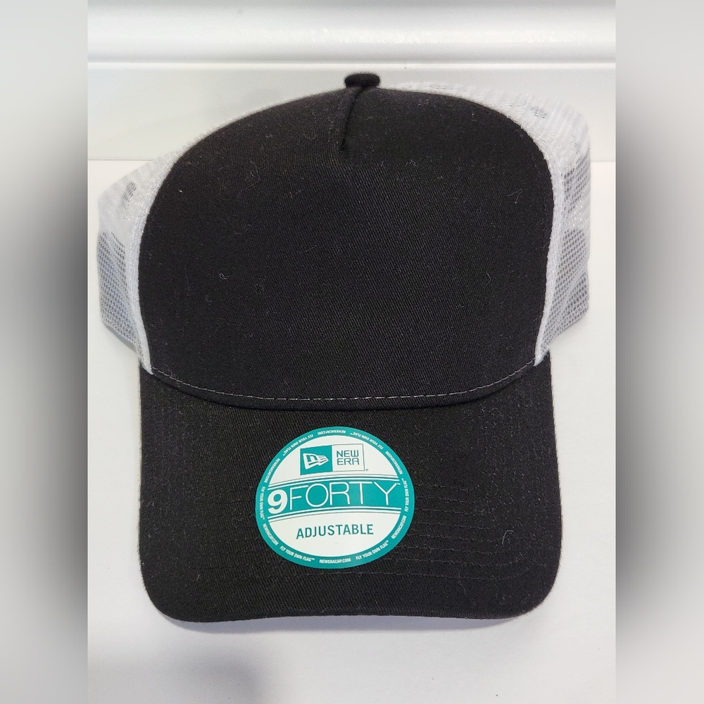 New Era Black and White Cap NWOT